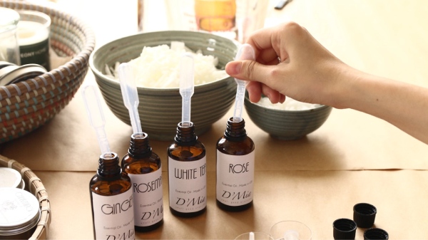 Một số nguyên liệu và dụng cụ cần chuẩn bị trước khi làm nến Một số nguyên liệu và dụng cụ cần chuẩn bị trước khi làm nến